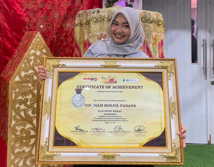 Yuwanda Efrianti, mahasiswa Program Studi Komunikasi dan Penyiaran Islam (KPI), Fakultas Dakwah dan Ilmu Komunikasi, Universitas Islam Negeri (UIN) Imam Bonjol Padang,